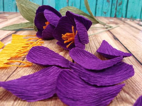 Пасхальный декор - цветы из гофрированной бумаги «Крокусы» 